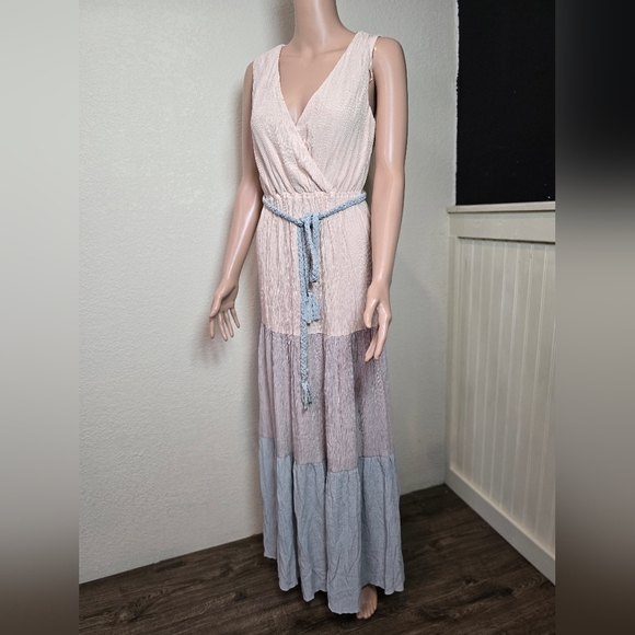 FLYING TOMATO Sz XS Beige Color Block Crinkle Gauze Ruffle Tier Maxi Dress Boho - Picture 9 of 14